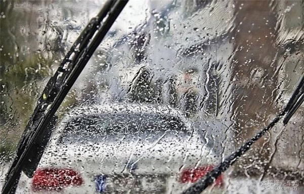 科目二、科目三遇到下雨天應(yīng)該怎樣做？考試順利會通過