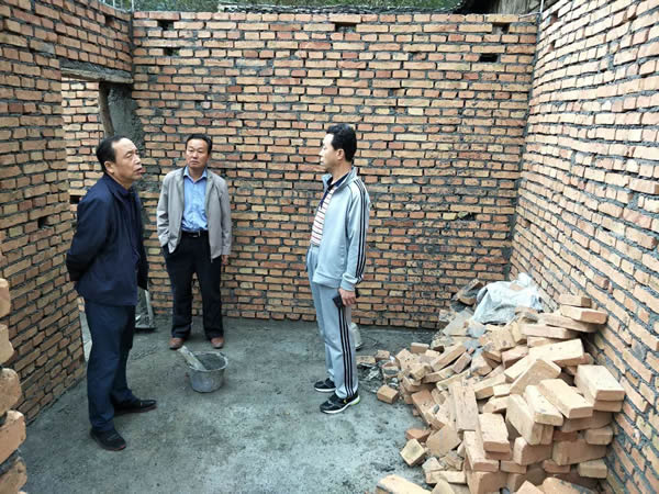 隴運集團公司黨委書記、董事長李寅祥同志深入琵琶鎮(zhèn)寧強村開展幫扶工作