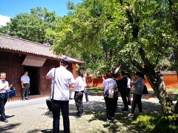 隴運集團公司黨委開展“不忘初心、牢記使命”紀念建黨98周年主題黨日活動